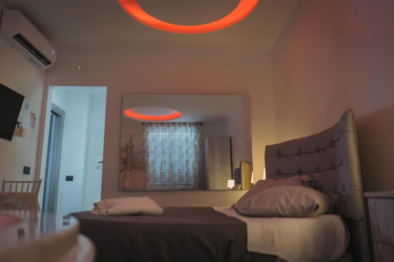 Dl Luxury B&B نابولي الغرفة الصورة