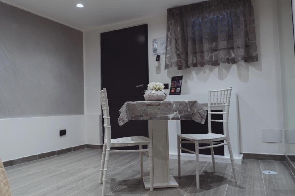 Dl Luxury B&B نابولي الغرفة الصورة
